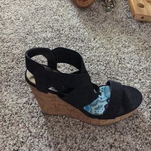 Black strappy wedges